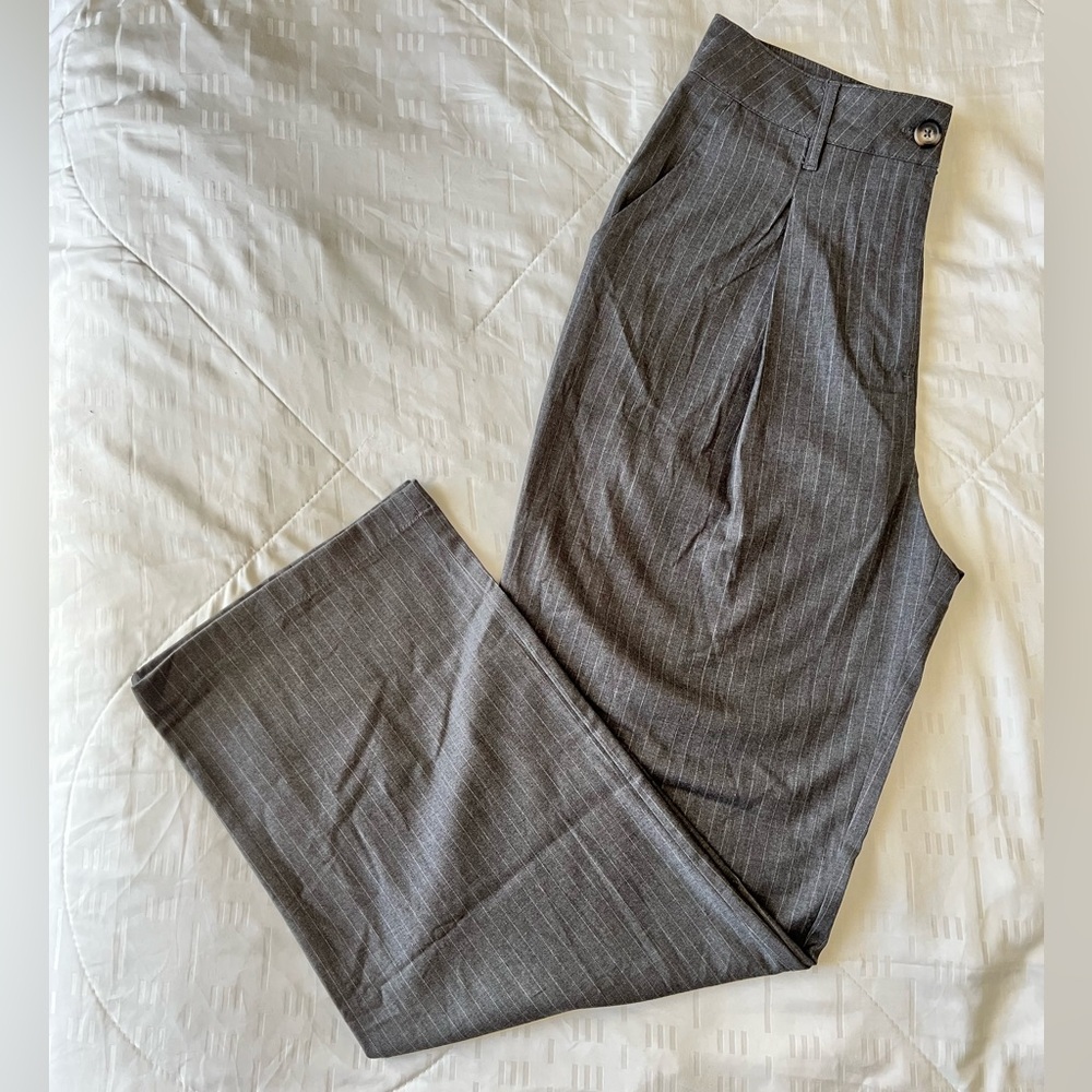 Ultra High-Waist Wide Leg Trouser in Gray Pinstripe